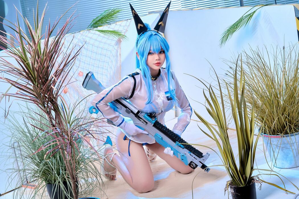 Coser@ZinieQ – Helm x Anis NIKKE Cosplay