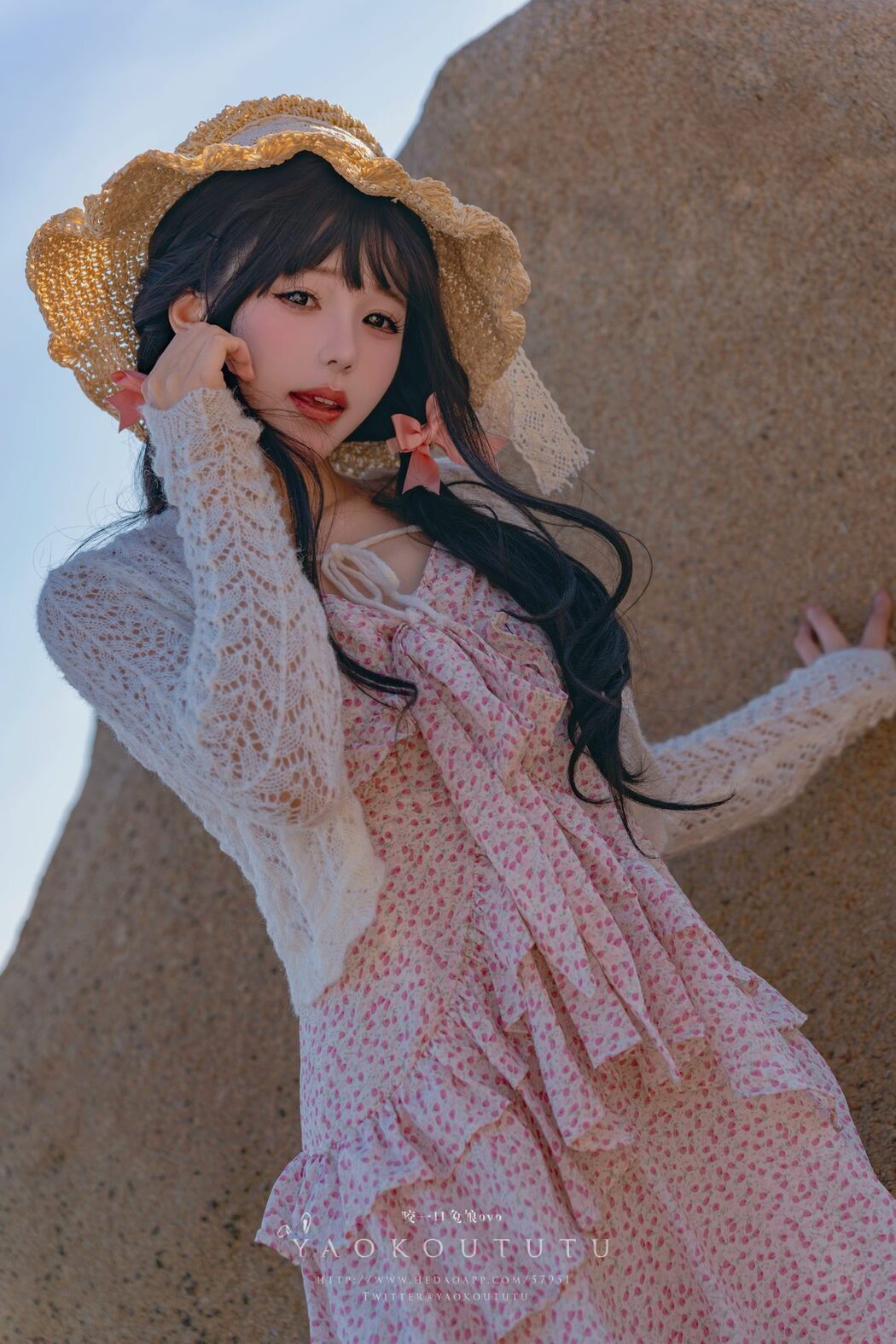 Coser@黏黏团子兔 – 邻家小妹And日不落