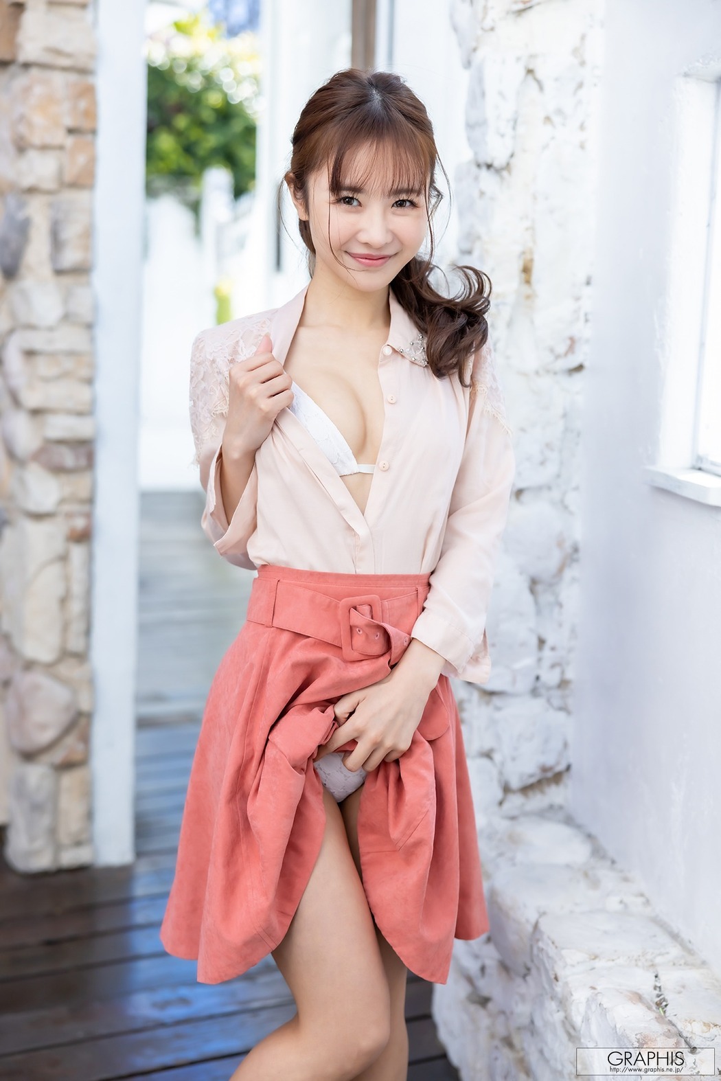 Rio Kuriyama 栗山莉緒, [Graphis] Gals &#8220;Smile&#8221; Vol.01