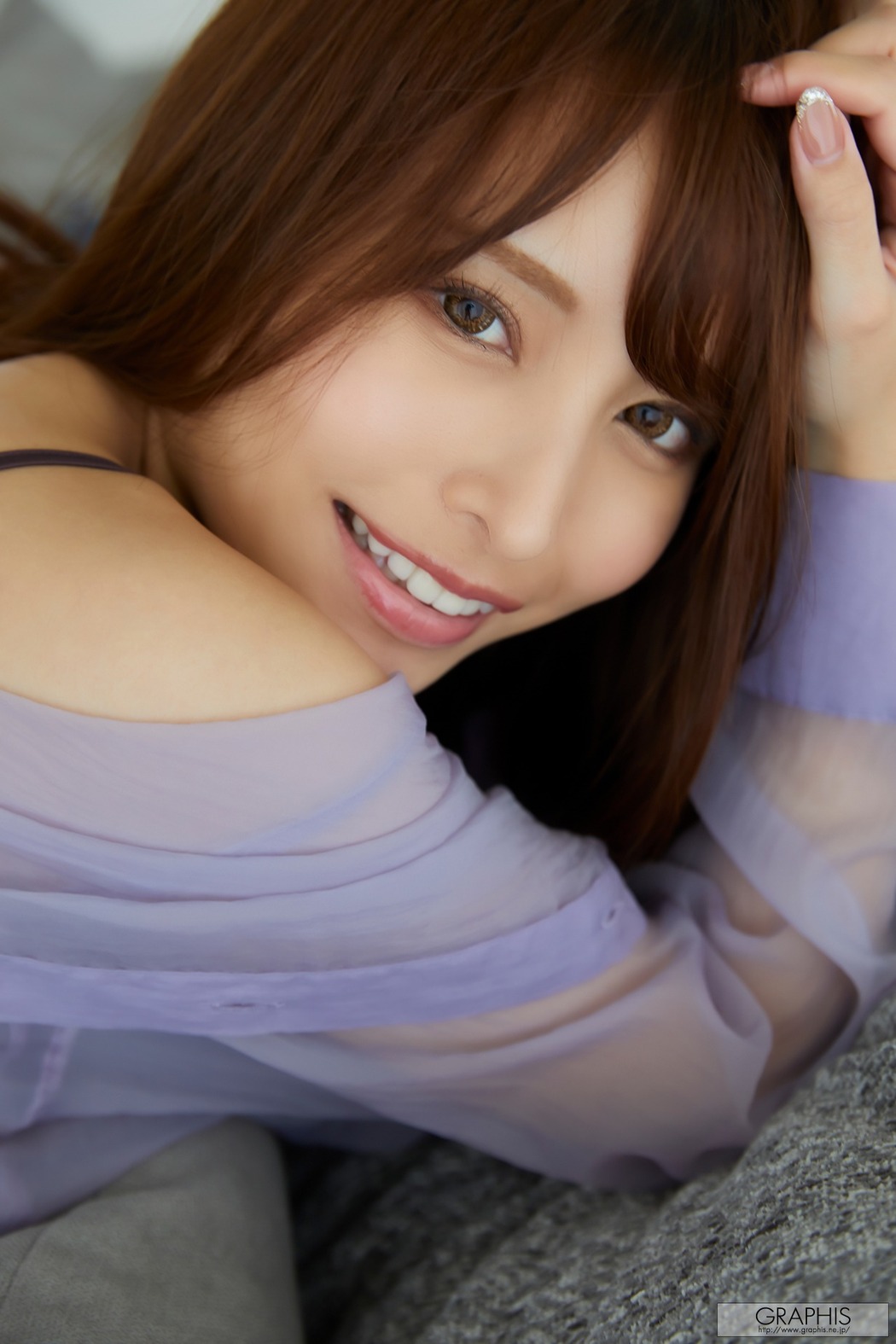 Mayuki Ito 伊藤舞雪, [Graphis] Gals &#8220;MORE&#8221; Vol.02