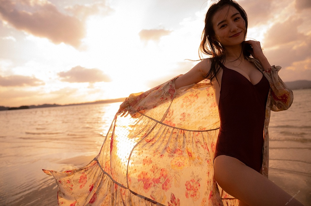 Riho Takada 高田里穂, [WPB-net] ひかり輝く時間の中で Set.04