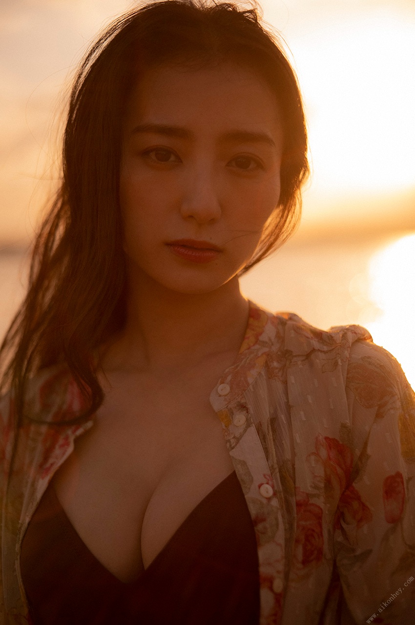 Riho Takada 高田里穂, [WPB-net] ひかり輝く時間の中で Set.01