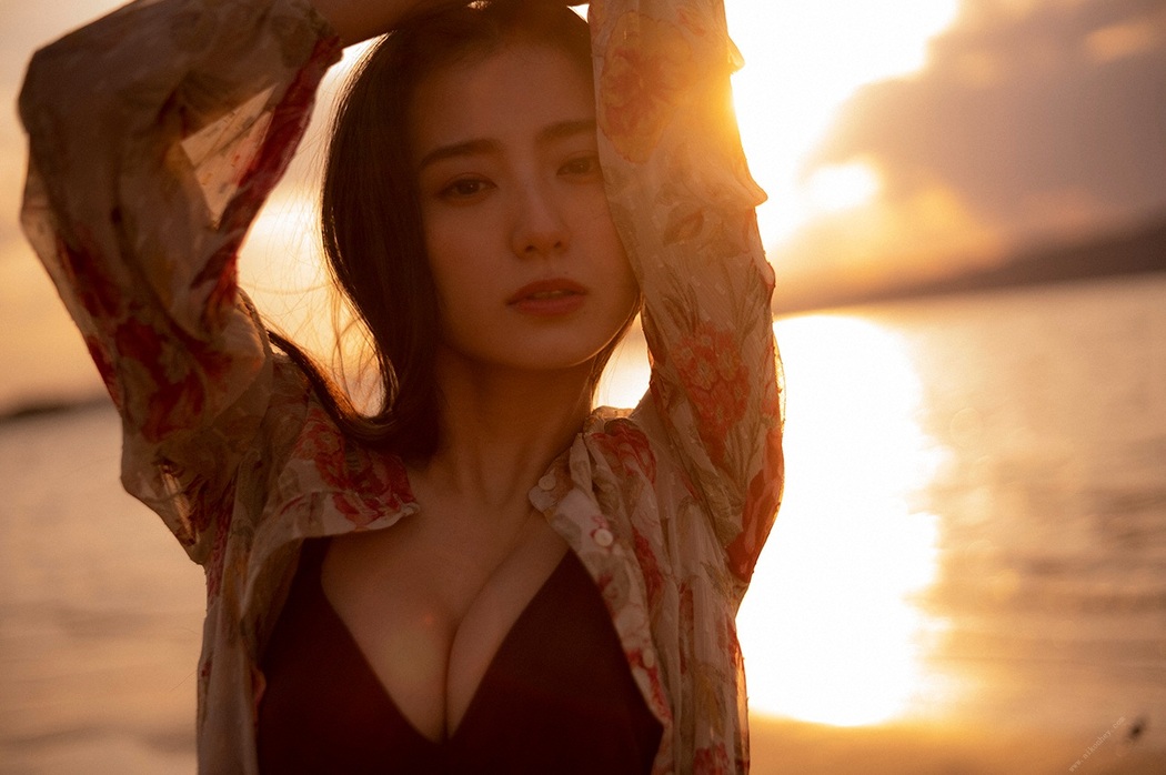 Riho Takada 高田里穂, [WPB-net] ひかり輝く時間の中で Set.01