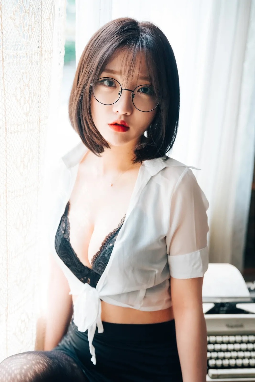 Son Yeeun 손예은, [LOOZY] Officegirl&#8217;s Vacation Vol.01