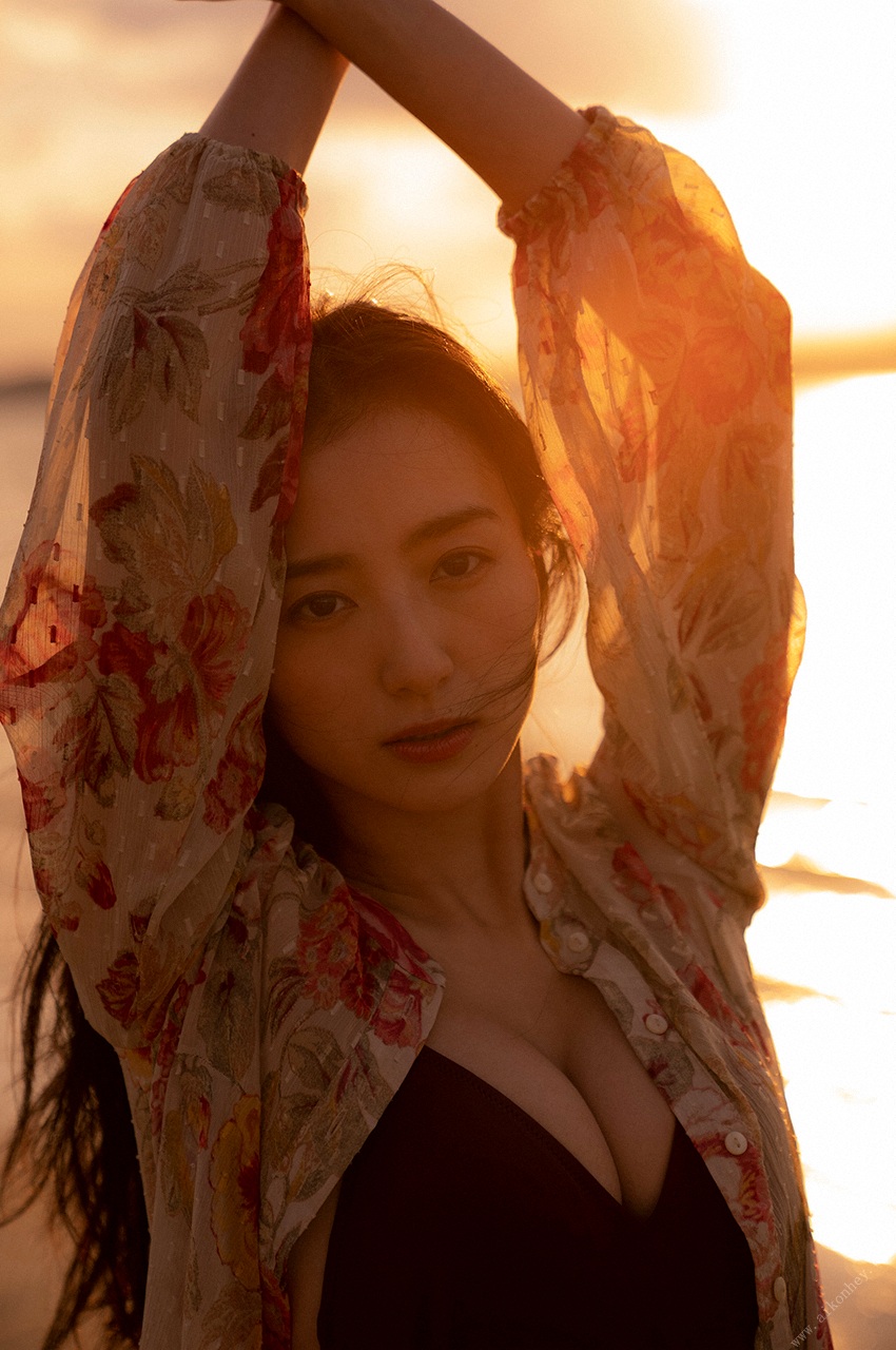 Riho Takada 高田里穂, [WPB-net] ひかり輝く時間の中で Set.01