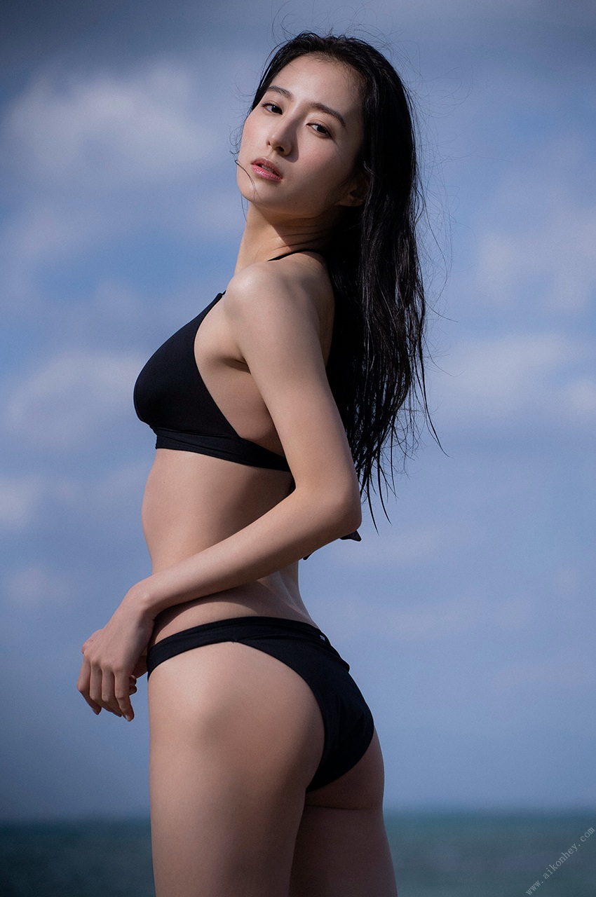 Riho Takada 高田里穂, [WPB-net] ひかり輝く時間の中で Set.01 Cover Photo