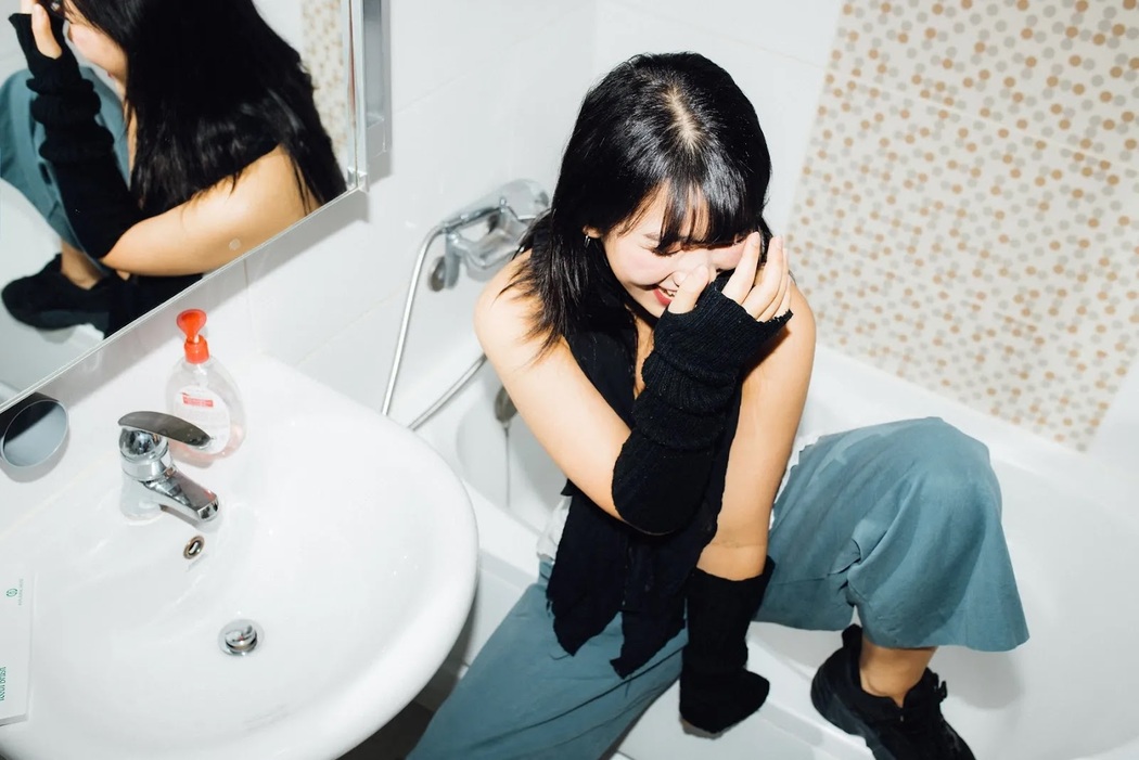 Ji-Eun Lim 임지은, [Moon Night Snap] Weirdness