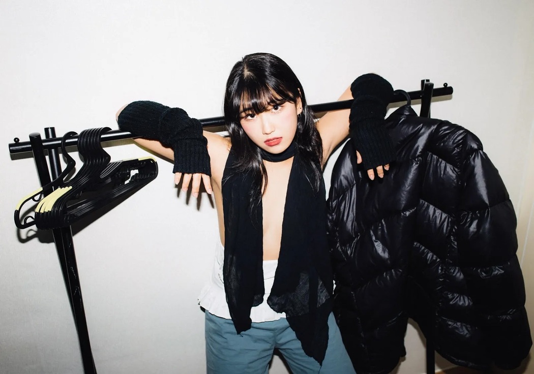 Ji-Eun Lim 임지은, [Moon Night Snap] Weirdness