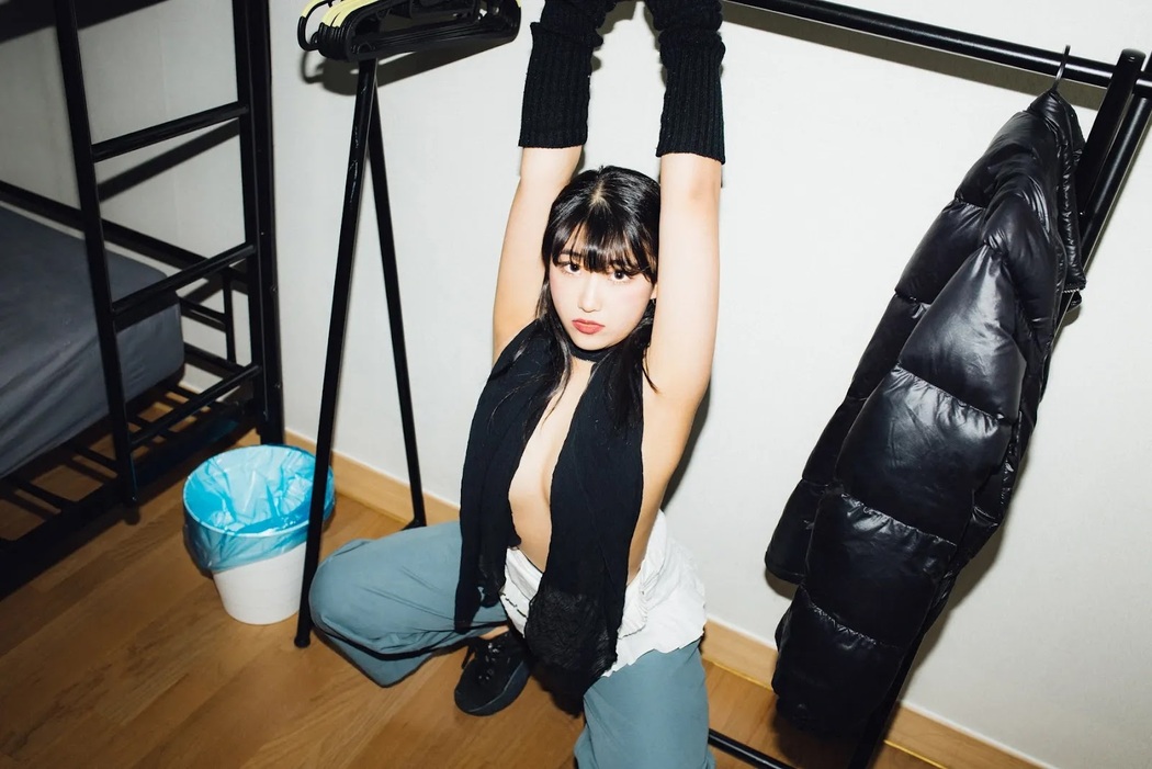 Ji-Eun Lim 임지은, [Moon Night Snap] Weirdness