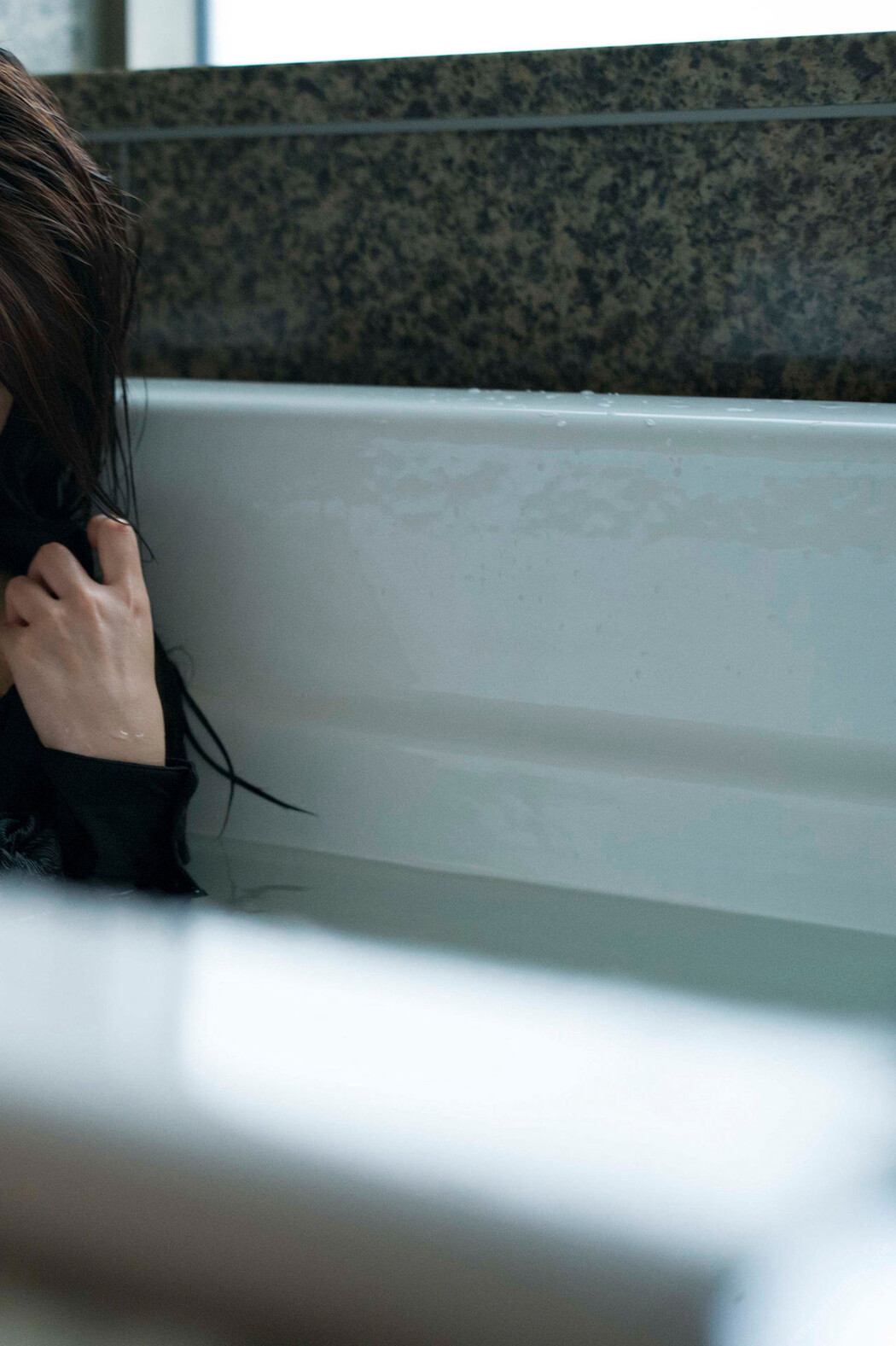 Miu Nakamura 仲村美海, ＦＲＩＤＡＹデジタル写真集 艶めくお姉さん Set.01