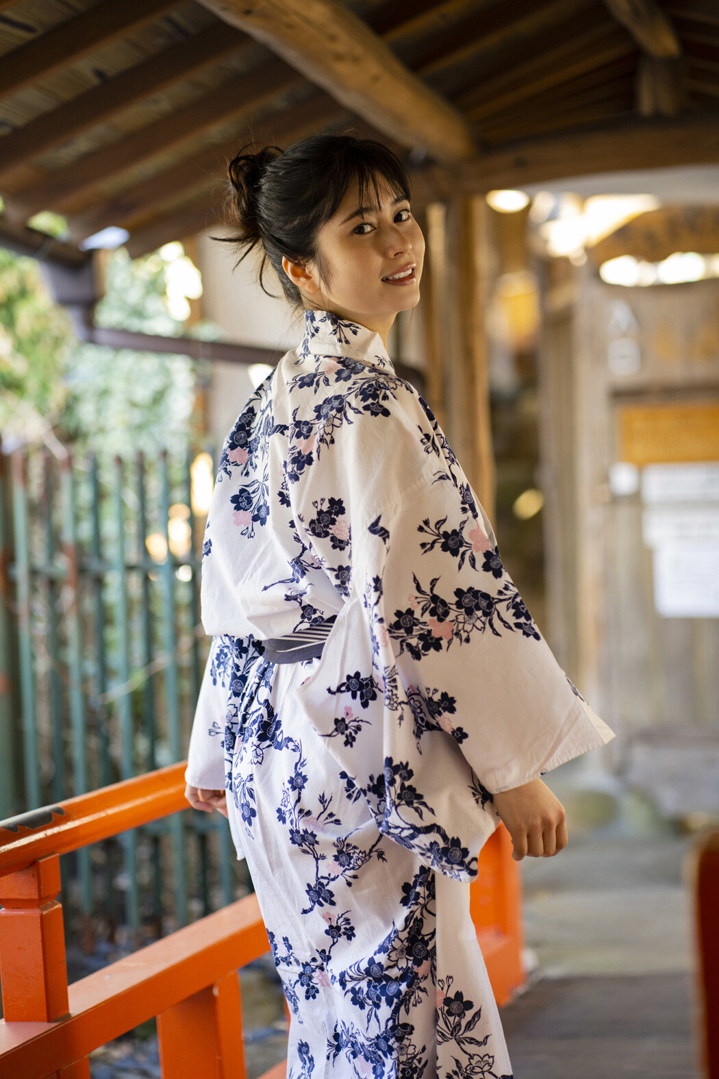 Sakurako Okubo 大久保桜子, FLASHデジタル写真集 戦隊ヒロインと温泉旅行 Set.01