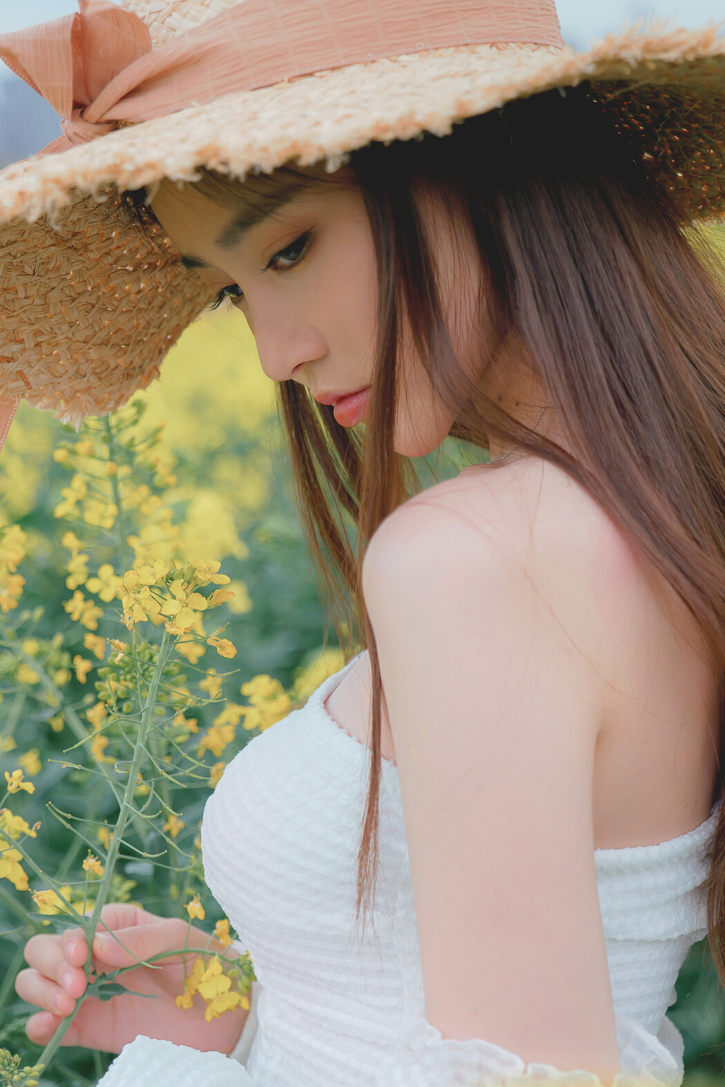 年年Nnian, 写真集 花野 Flower Garden Cover Photo