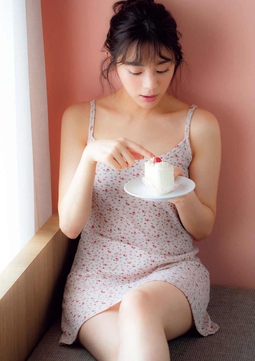 Asuka Kijima 貴島明日香, Big Comic Spirits 2022 No.23 (ビッグコミックスピリッツ 2022年23号)