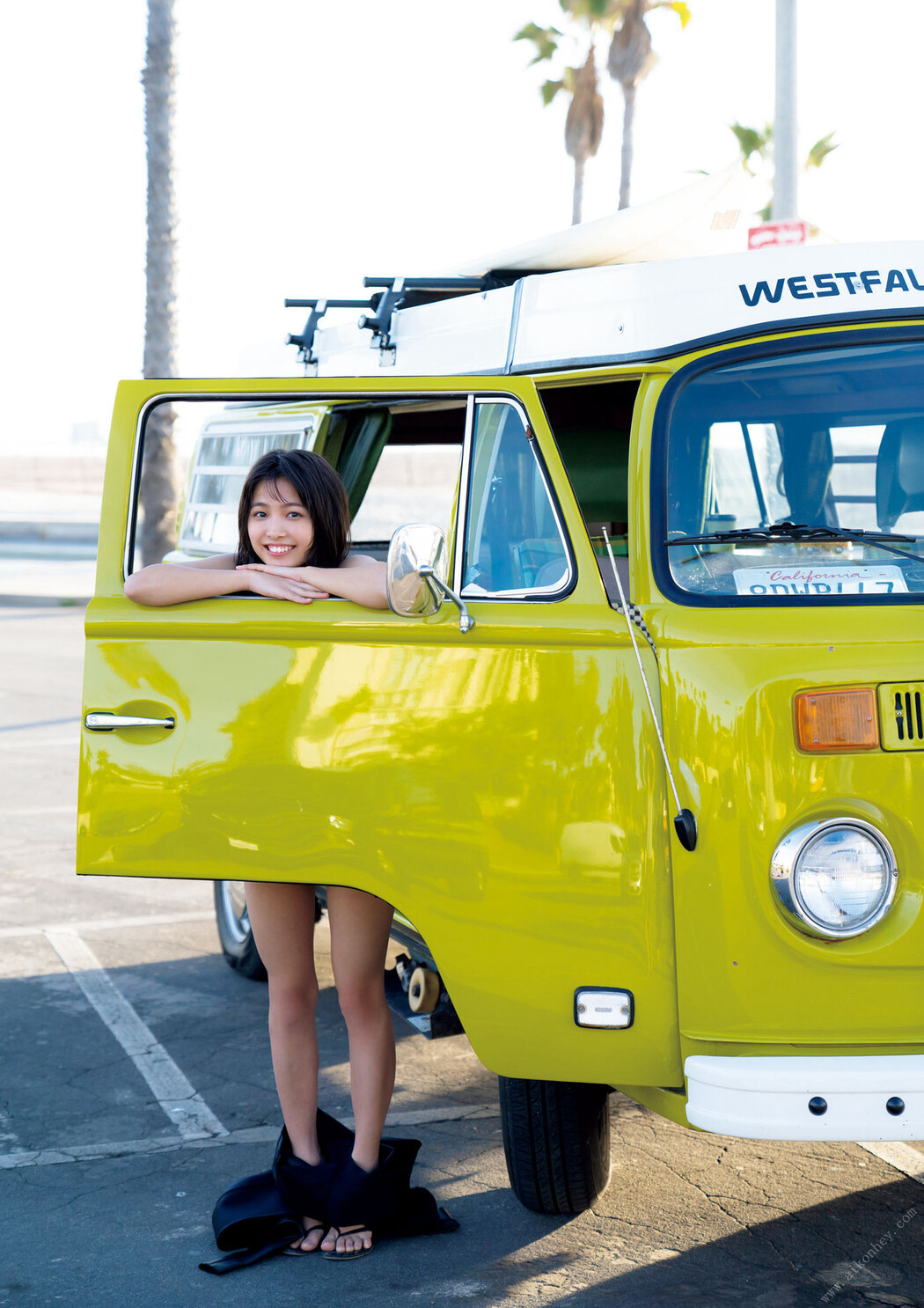 Rio Teramoto 寺本莉緒, 1st寫真集：CURIOSITY Set.03