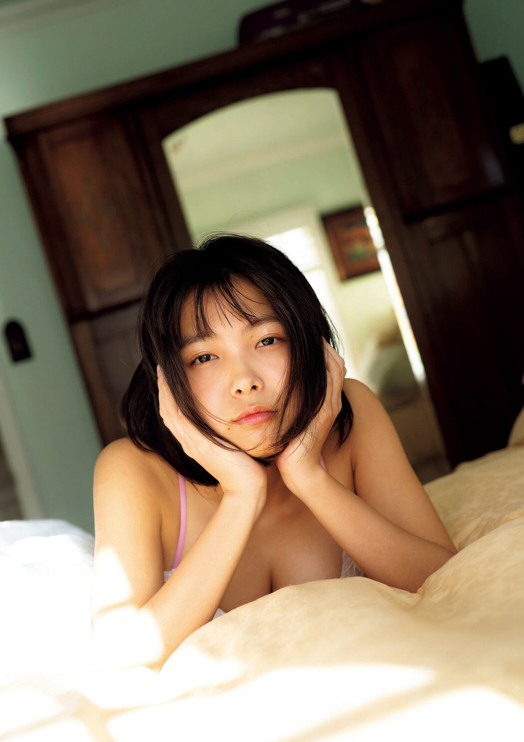 Rio Teramoto 寺本莉緒, 1st寫真集：CURIOSITY Set.01