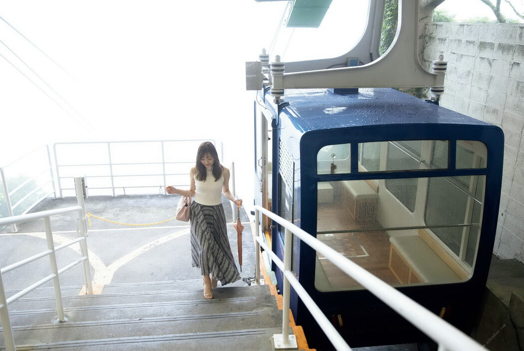 Hitomi Wada 和田瞳, FRIDAYデジタル写真集 『Seiren』 Vol.02 Cover Photo