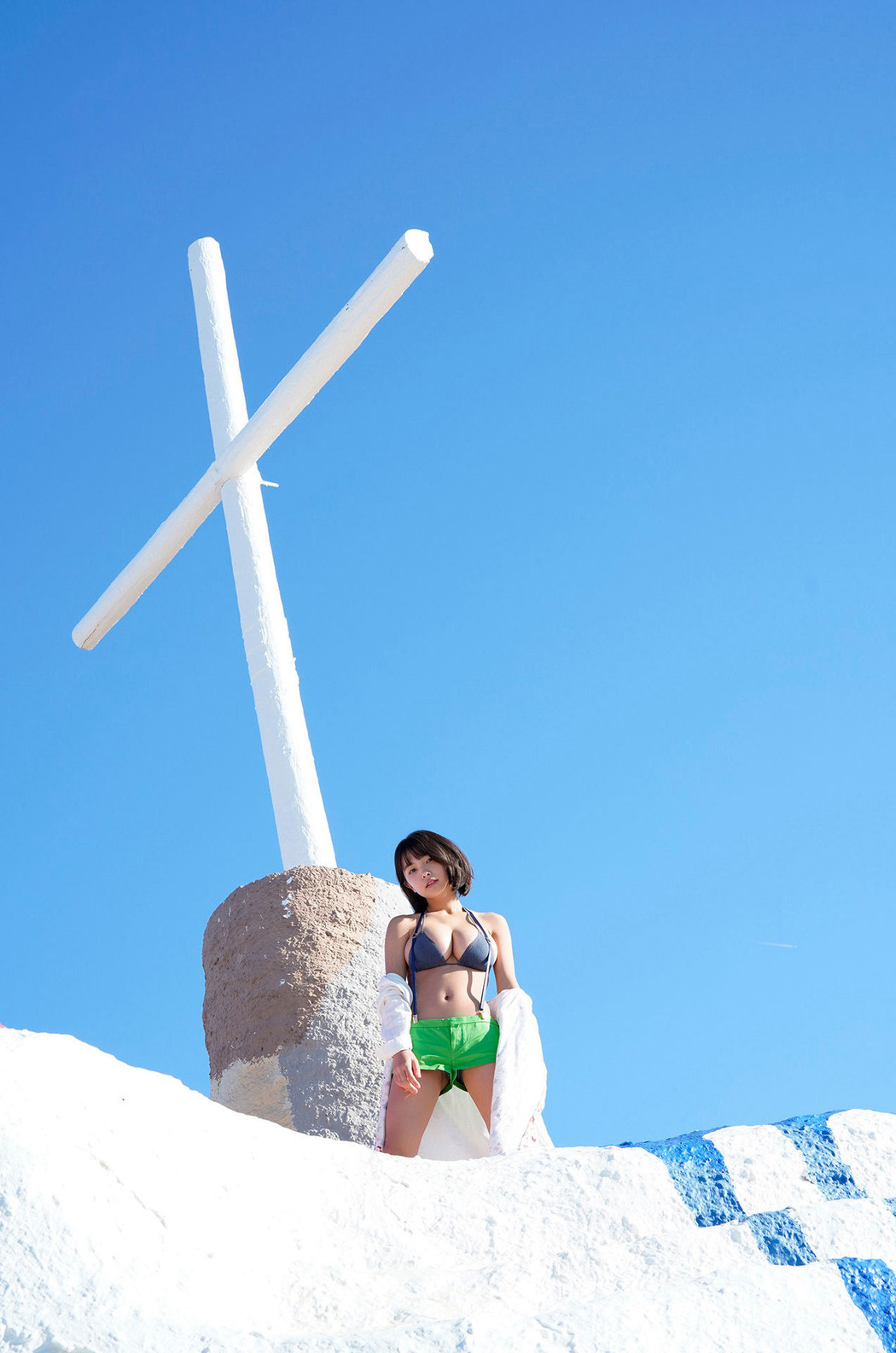 Rio Teramoto 寺本莉緒, 1st寫真集：CURIOSITY Set.03 Cover Photo