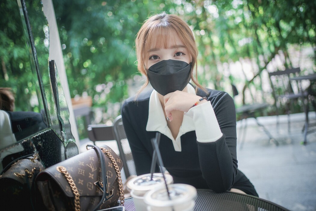 Son Yeeun 손예은, [LOOZY] A Snap of Intimacy Set.02