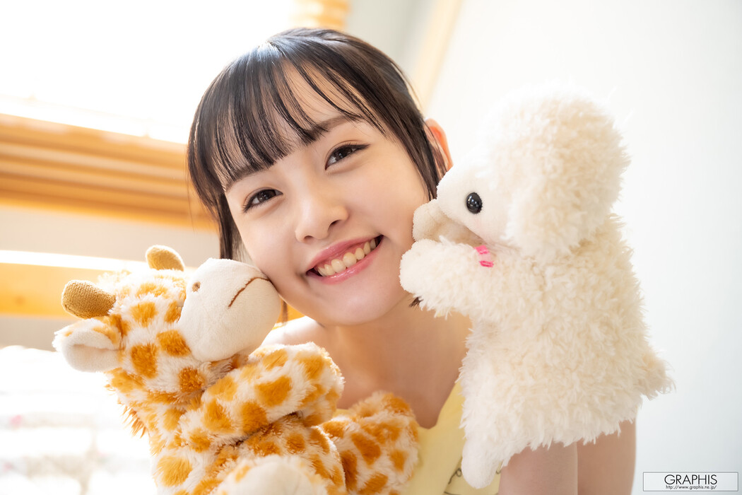 Suzu Akane 愛宝すず, [Graphis] Gals &#8220;Artless &#8221; Vol.03