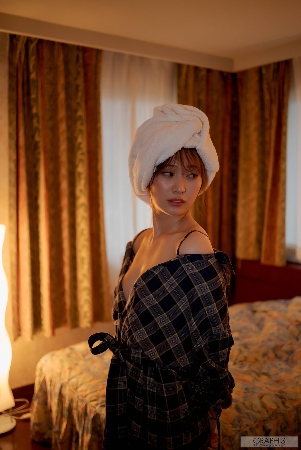 Akari Mitani 美谷朱里, [Graphis] Gals &#8220;Ravish&#8221; Vol.06