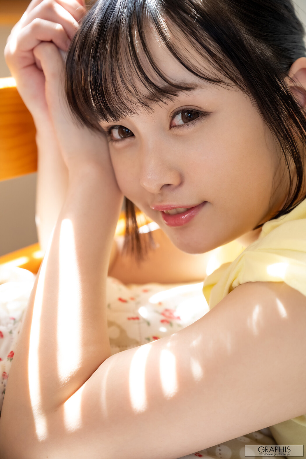 Suzu Akane 愛宝すず, [Graphis] Gals &#8220;Artless &#8221; Vol.03