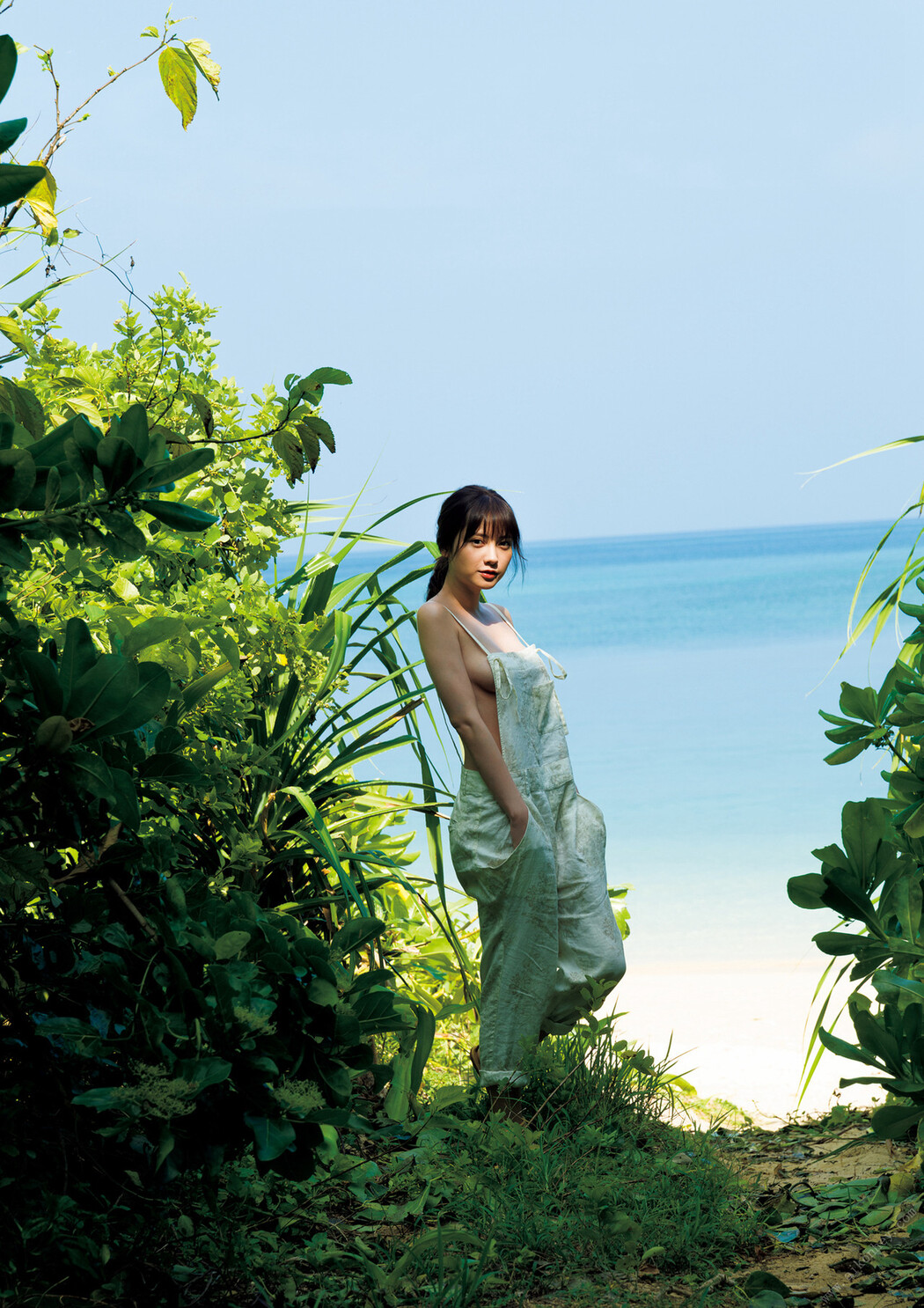 Nashiko Momotsuki 桃月なしこ, 1st写真集 未完 Set.01 Cover Photo