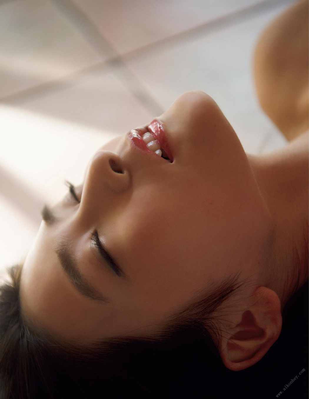 Suzu Honjo 本庄鈴, 写真集 Natural Beauty 豪華愛蔵版 Set.03