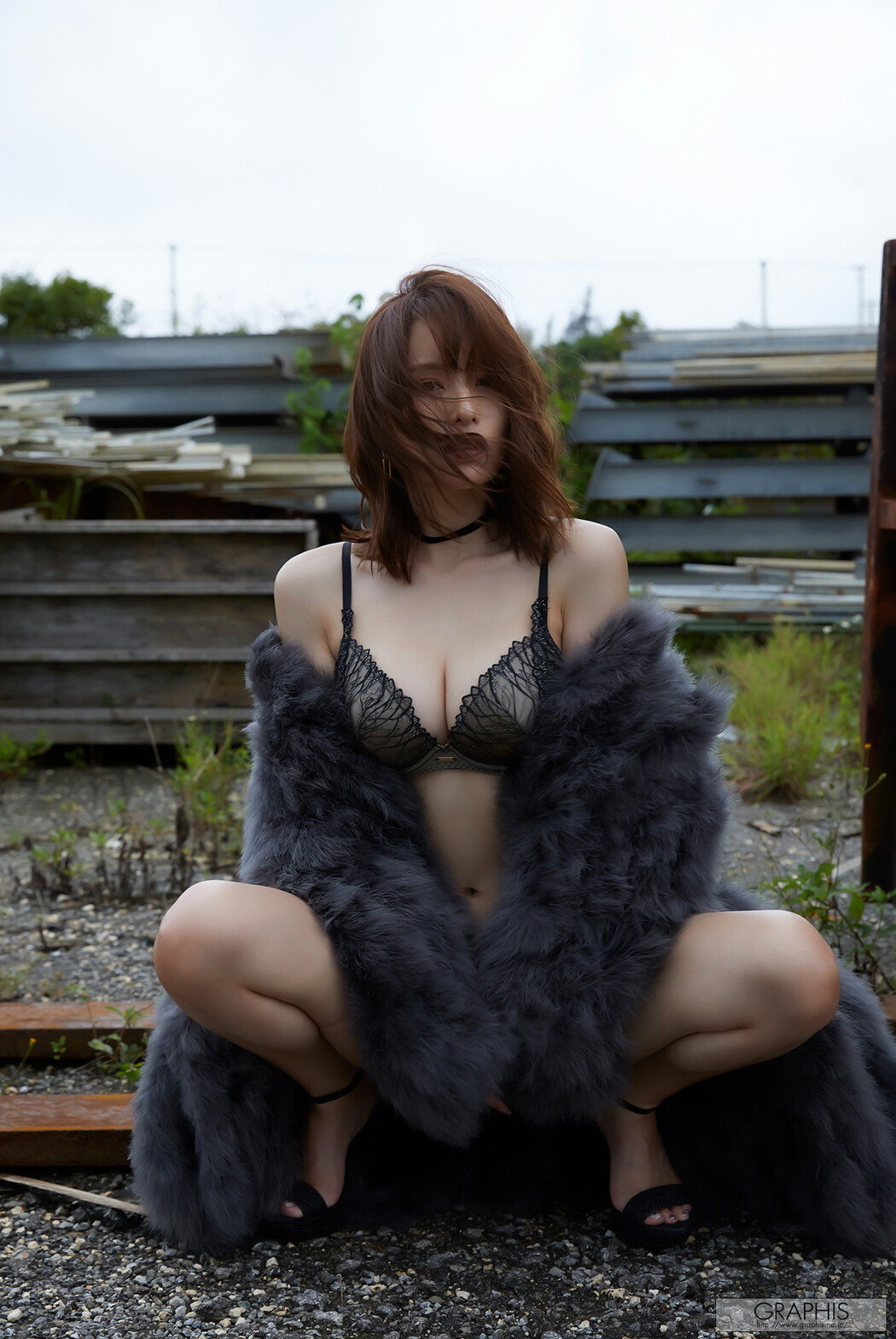 Mayuki Ito 伊藤舞雪, [Graphis] Gals &#8220;MORE&#8221; Vol.04
