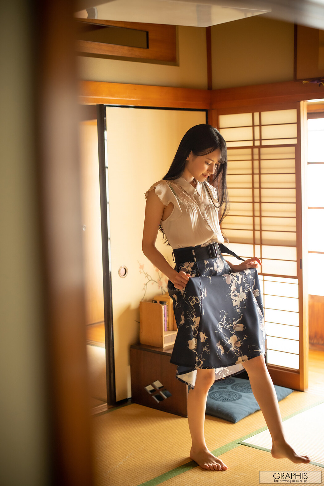 Umi Yatsugake 八掛うみ, [Graphis] Gals &#8220;Girl like a doll&#8221; Vol.01