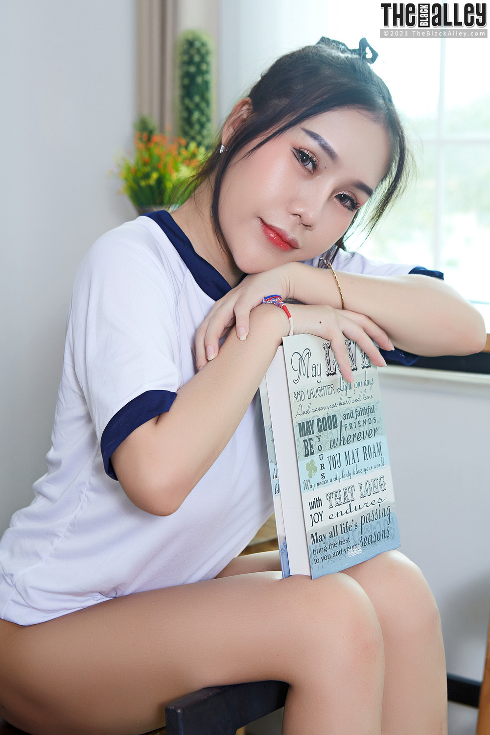 [The Black Alley] Parissa Photo Set.10 (2021.09.17)