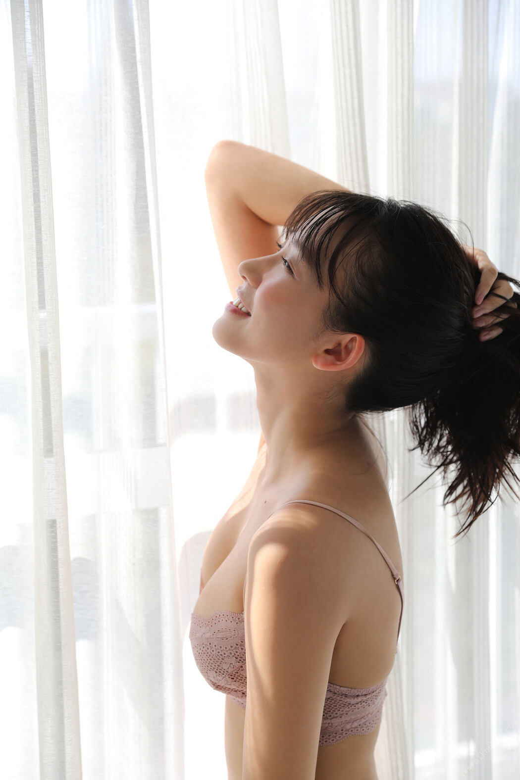 Nene Shida 志田音々, ＦＲＩＤＡＹデジタル写真集 日本一かわいいビキニの女子大生 ラブリー１０００％ Set.01