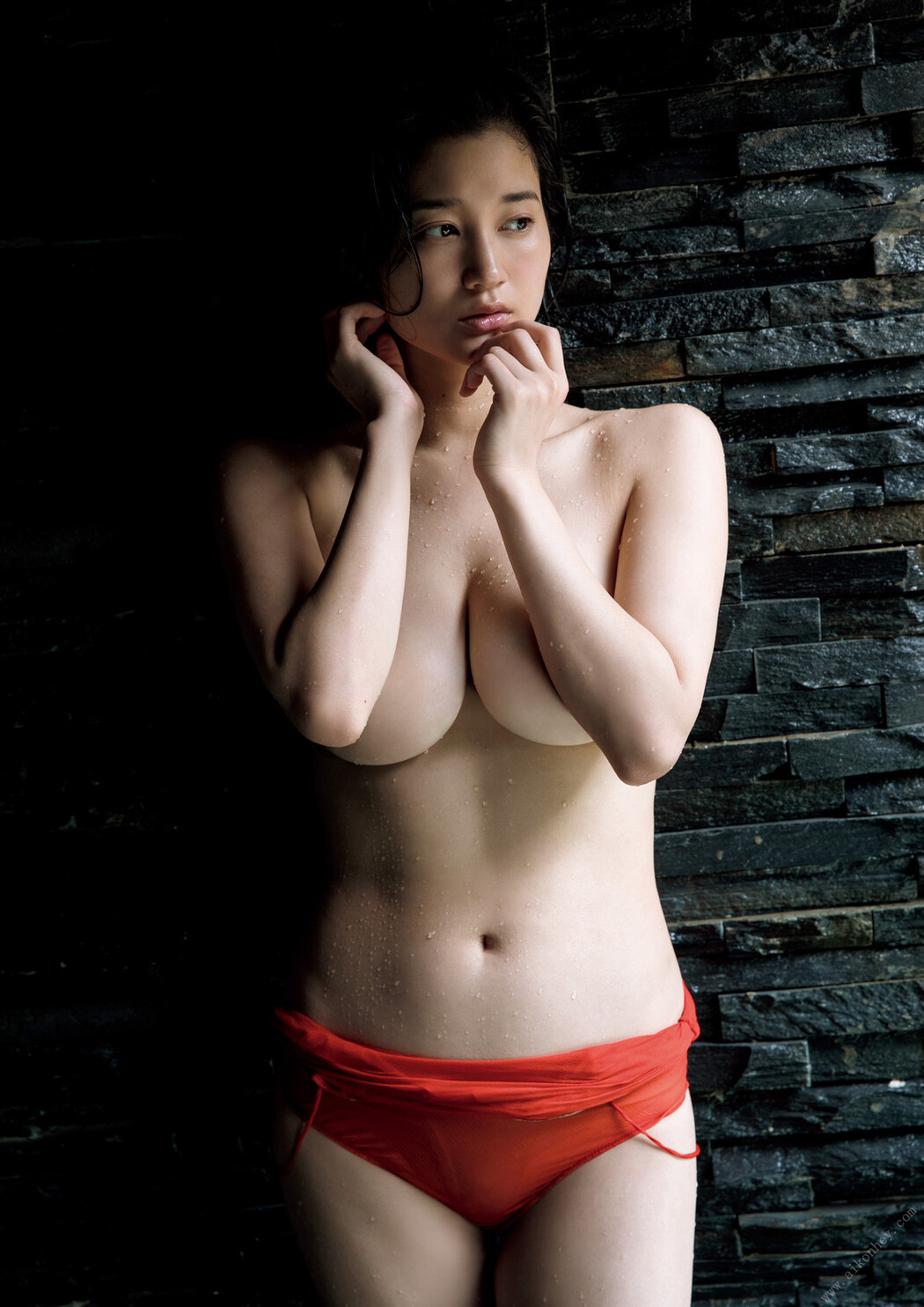 Arisa Deguchi 出口亜梨沙, ファースト写真集 『 EXIT 』 Set.03 Cover Photo