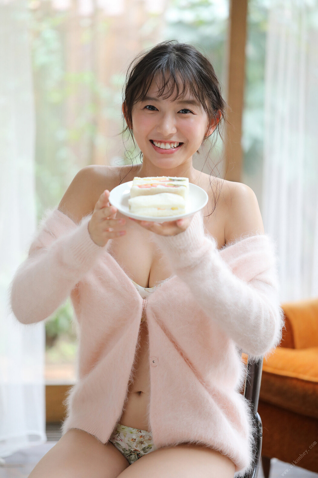 Nene Shida 志田音々, ＦＲＩＤＡＹデジタル写真集 日本一かわいいビキニの女子大生 ラブリー１０００％ Set.03