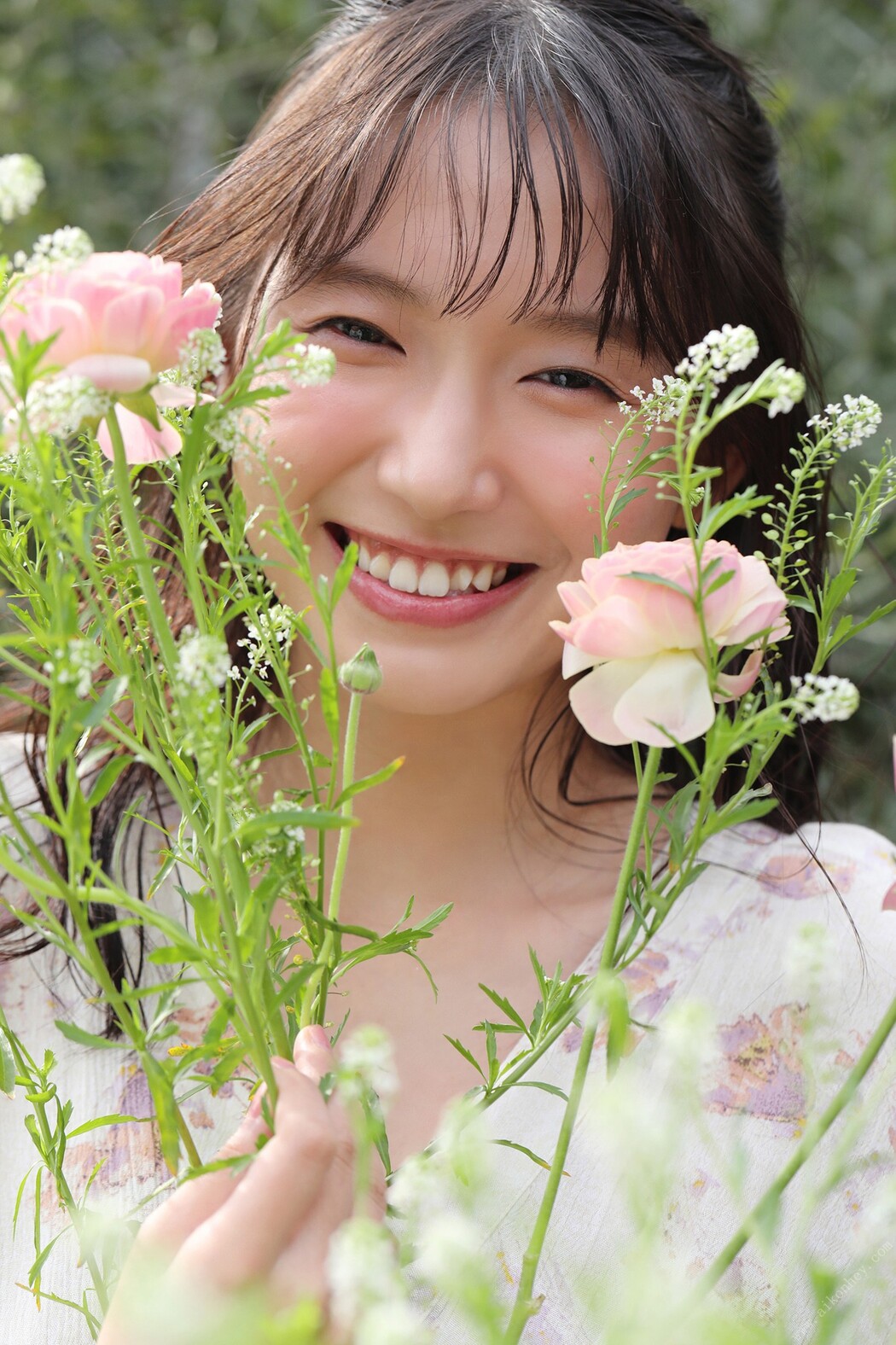 Nene Shida 志田音々, ＦＲＩＤＡＹデジタル写真集 日本一かわいいビキニの女子大生 ラブリー１０００％ Set.04