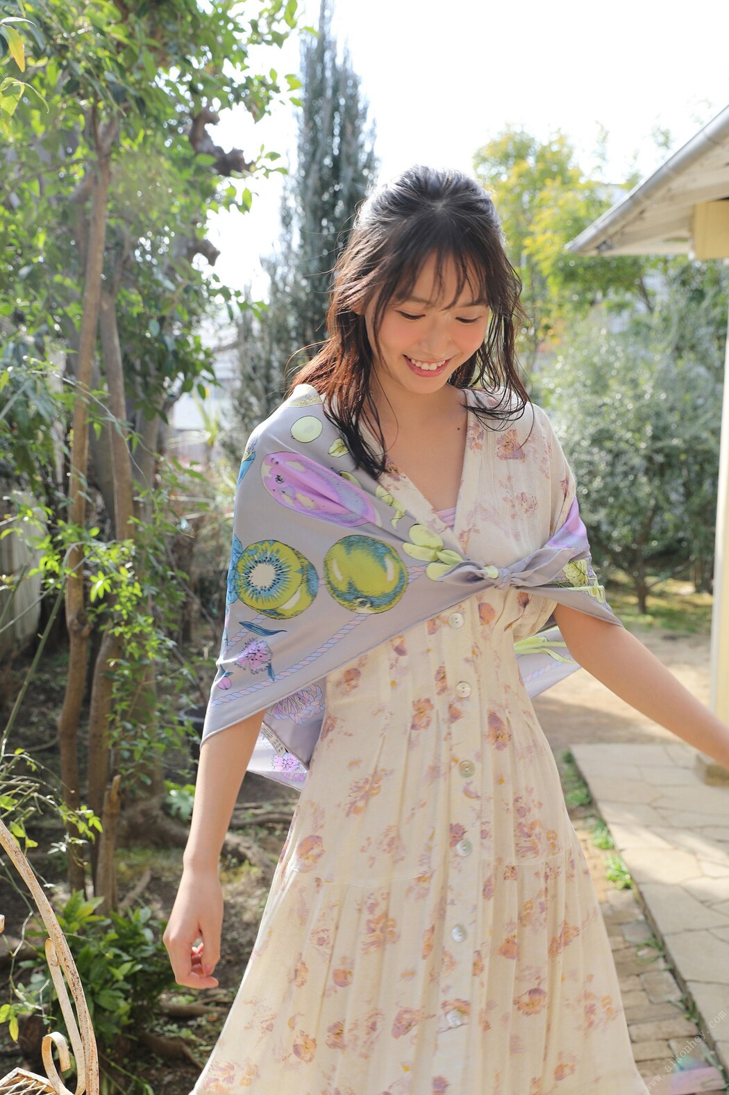 Nene Shida 志田音々, ＦＲＩＤＡＹデジタル写真集 日本一かわいいビキニの女子大生 ラブリー１０００％ Set.04