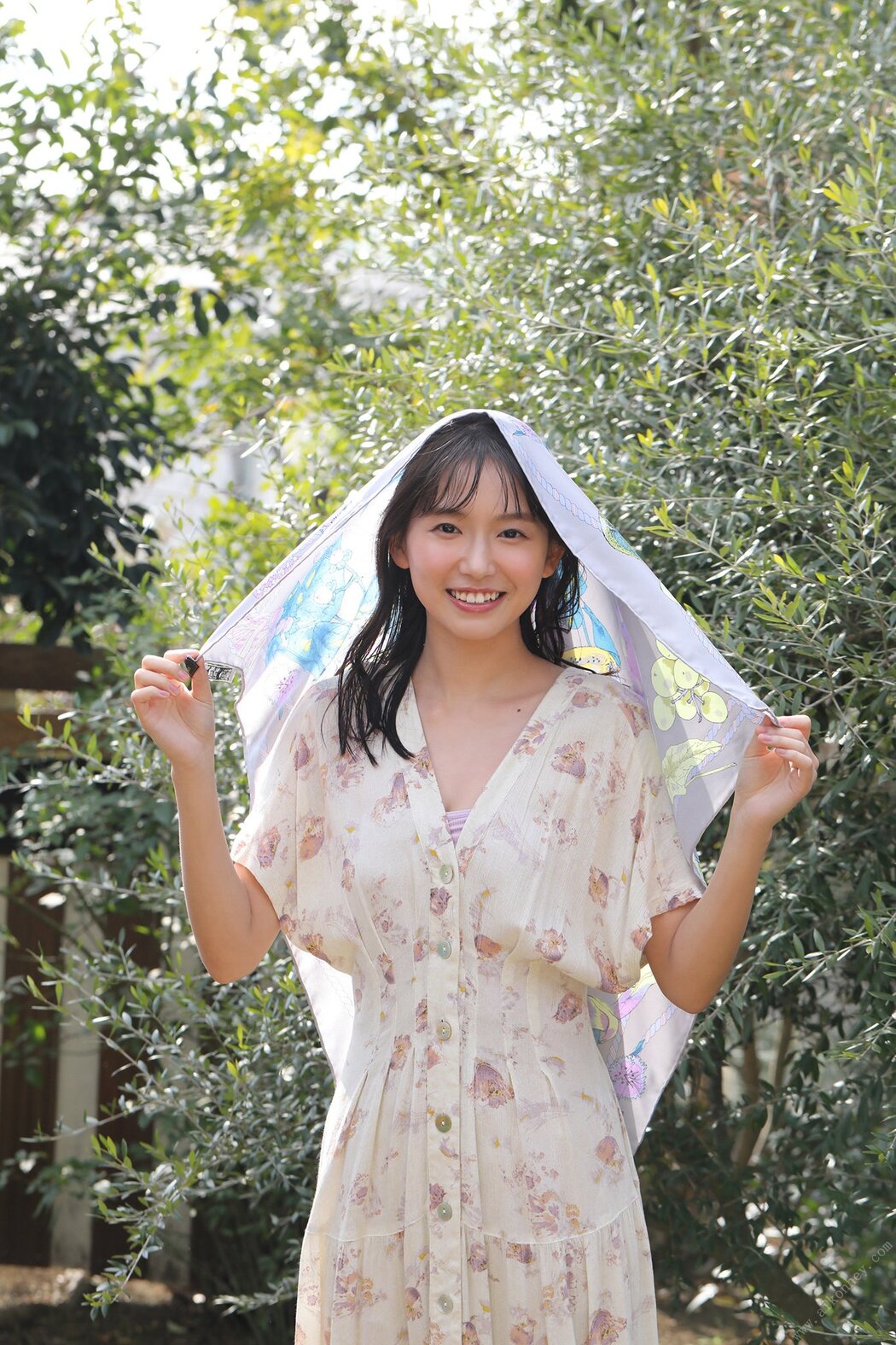 Nene Shida 志田音々, ＦＲＩＤＡＹデジタル写真集 日本一かわいいビキニの女子大生 ラブリー１０００％ Set.04