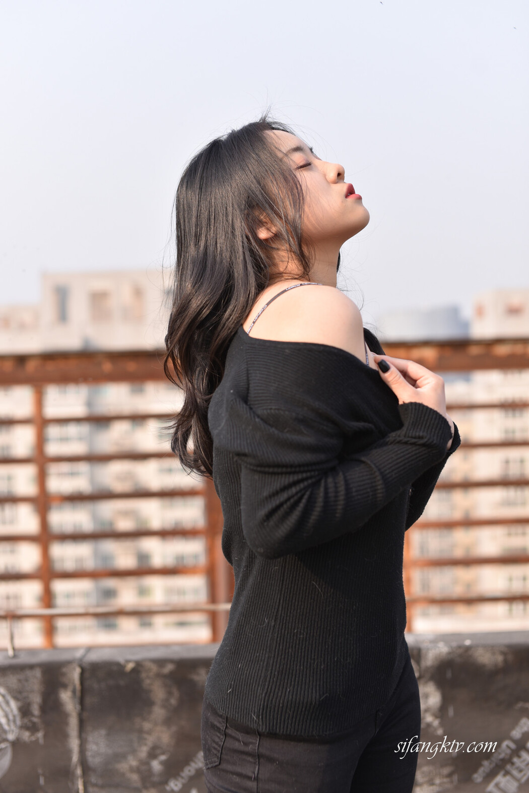 JVID精品 沉淪的貓露臉大尺度寫真+被攝影師潛規則 Set.01