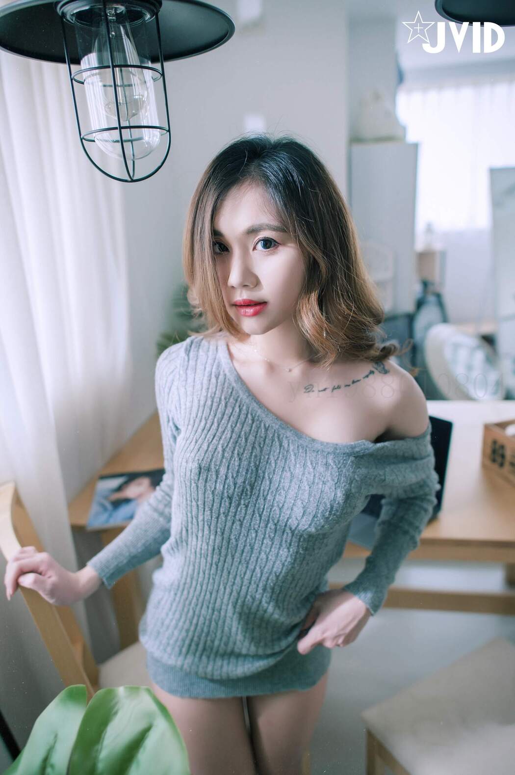 JVID精品 美乳女神Jessica到友人家看貓被強制高潮 Set.01