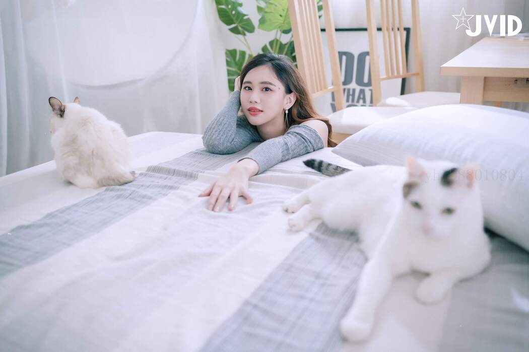 JVID精品 美乳女神Jessica到友人家看貓被強制高潮 Set.01