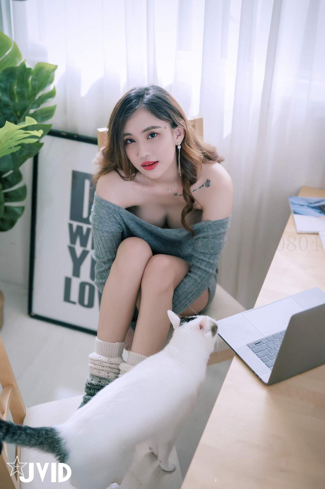 JVID精品 美乳女神Jessica到友人家看貓被強制高潮 Set.02