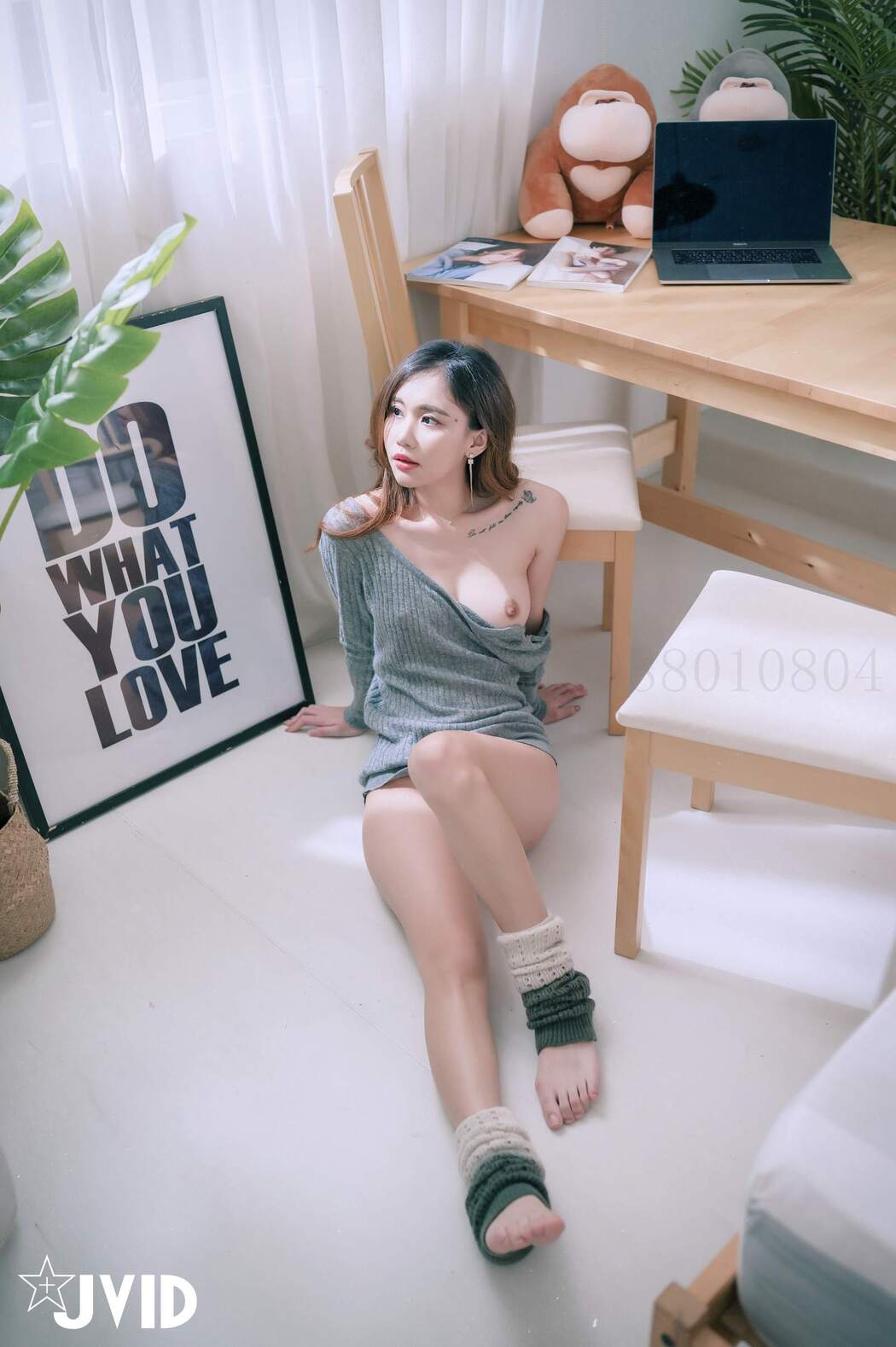 JVID精品 美乳女神Jessica到友人家看貓被強制高潮 Set.02