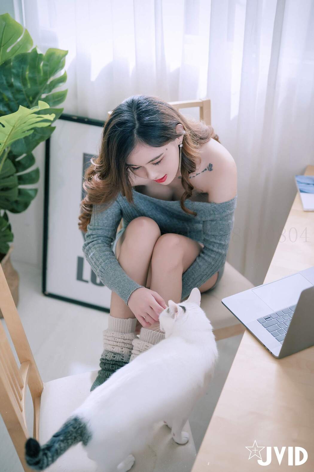 JVID精品 美乳女神Jessica到友人家看貓被強制高潮 Set.02