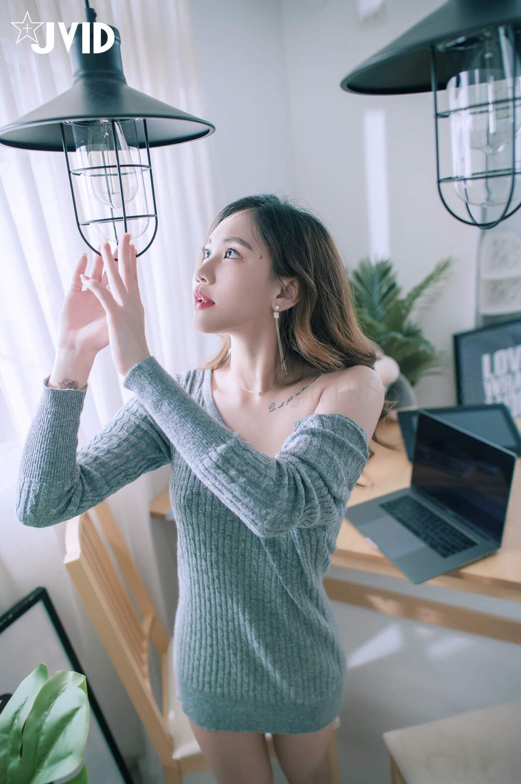 JVID精品 美乳女神Jessica到友人家看貓被強制高潮 Set.01