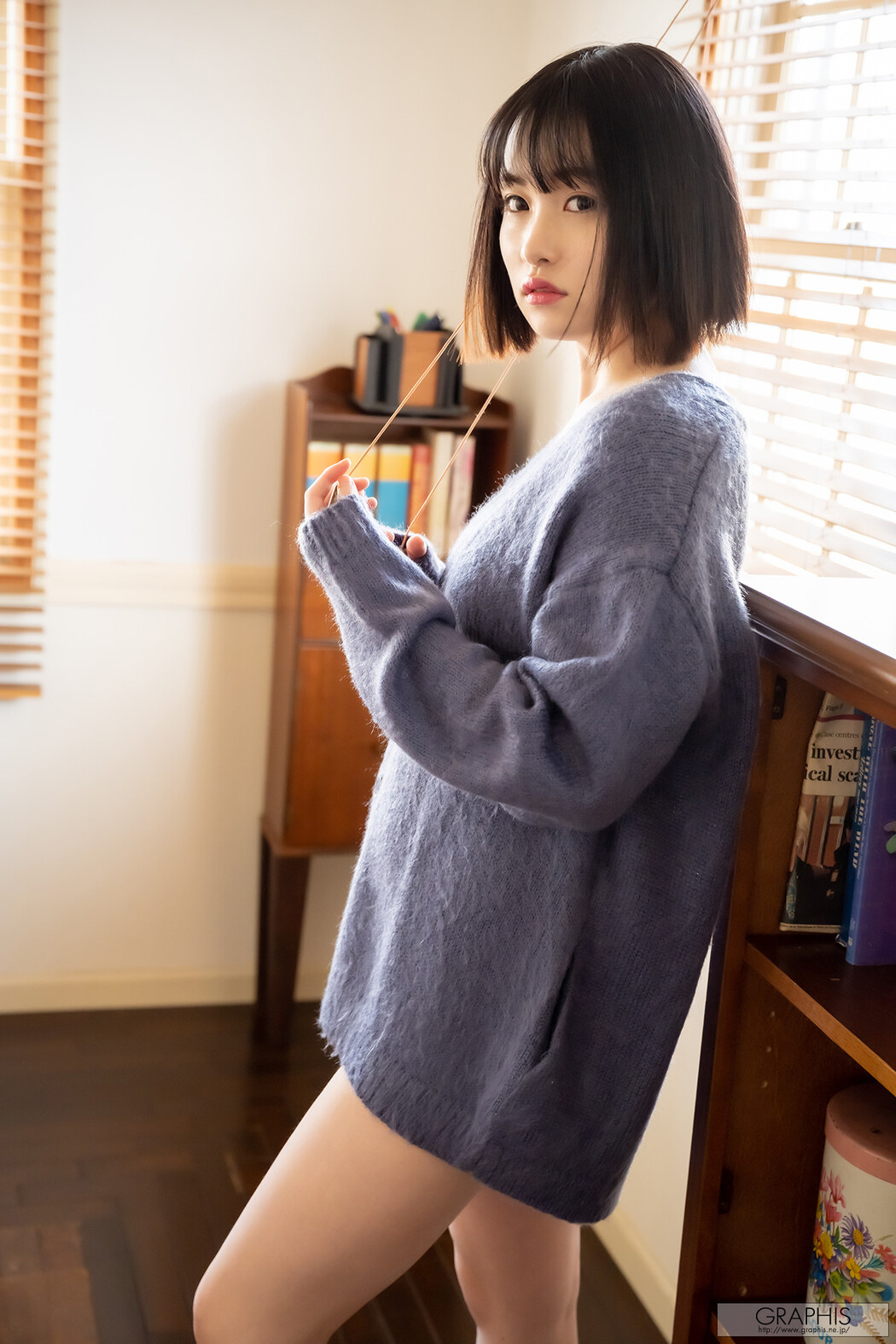 Suzu Akane 愛宝すず, [Graphis] Gals 「Artless」 Vol.05
