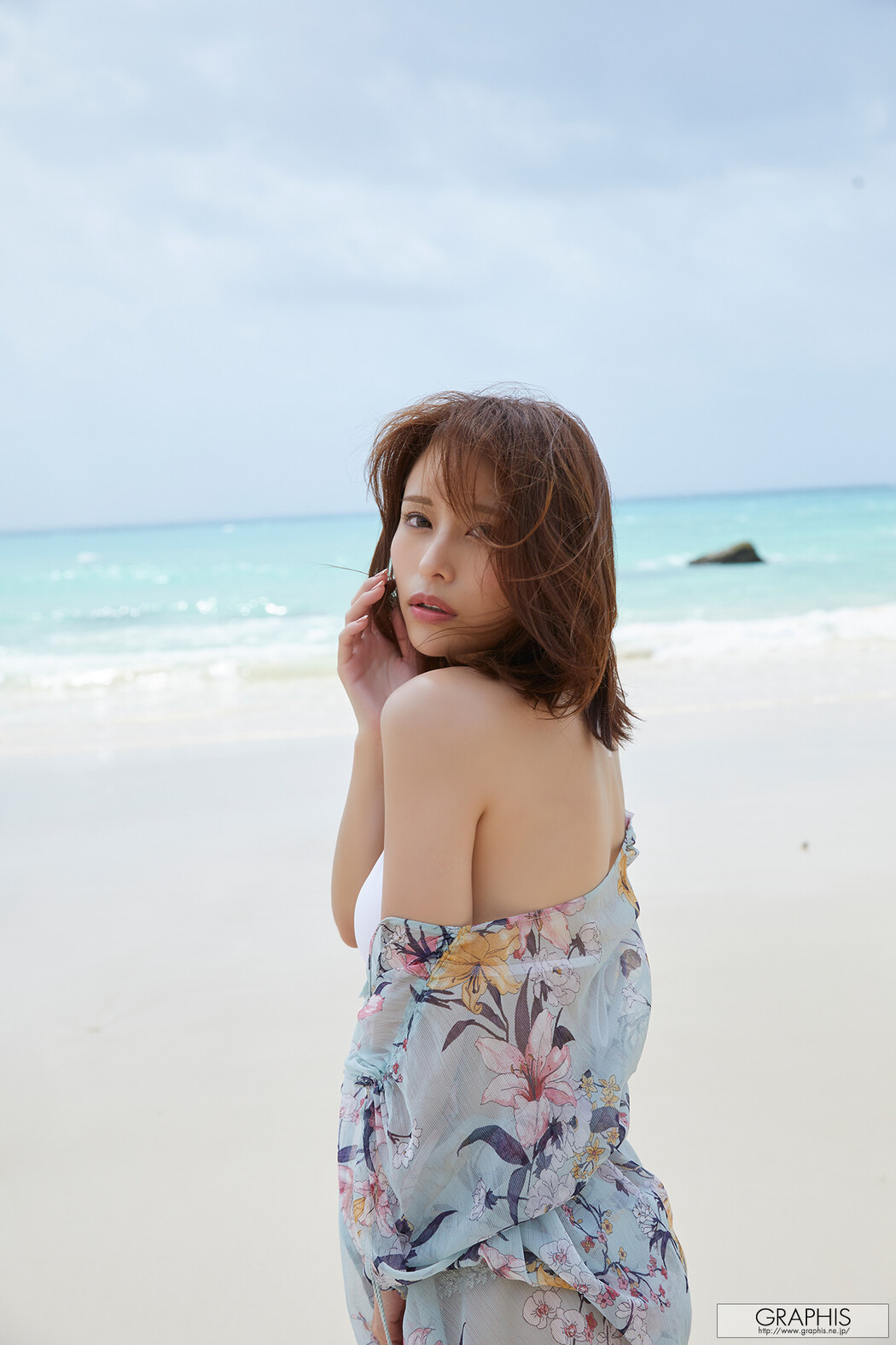 Mayuki Ito 伊藤舞雪, [Graphis] Gals 「MORE」 Vol.06