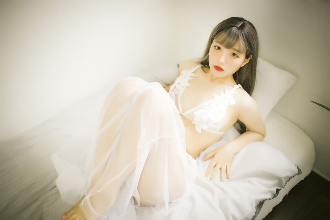 Jeong Jenny 정제니, [Moon Night Snap] Jenny&#8217;s Maturity Set.02