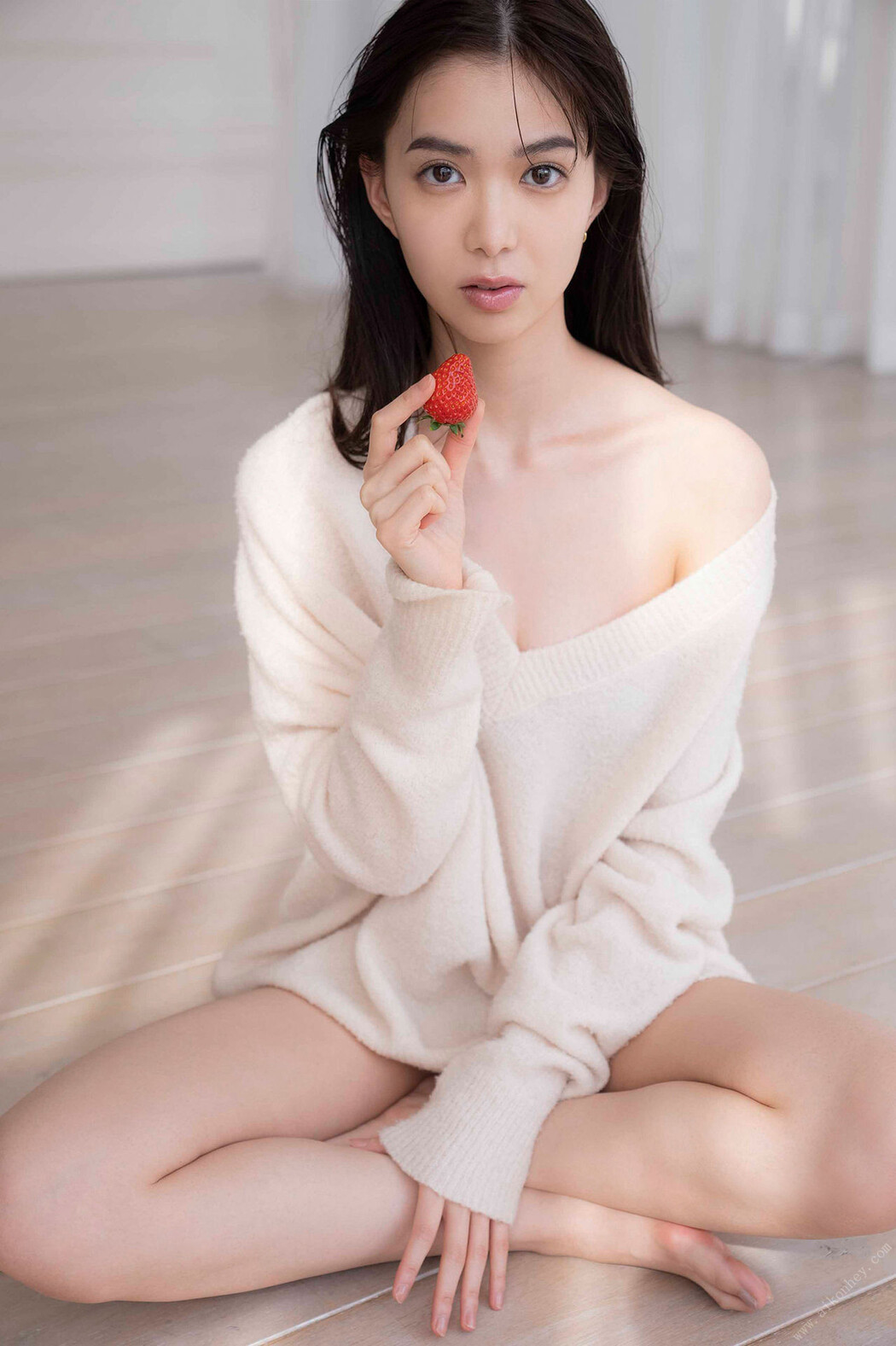 Riko Matsudaira 松平璃子, ＦＲＩＤＡＹデジタル写真集 「艶めくボディ」 Set.01