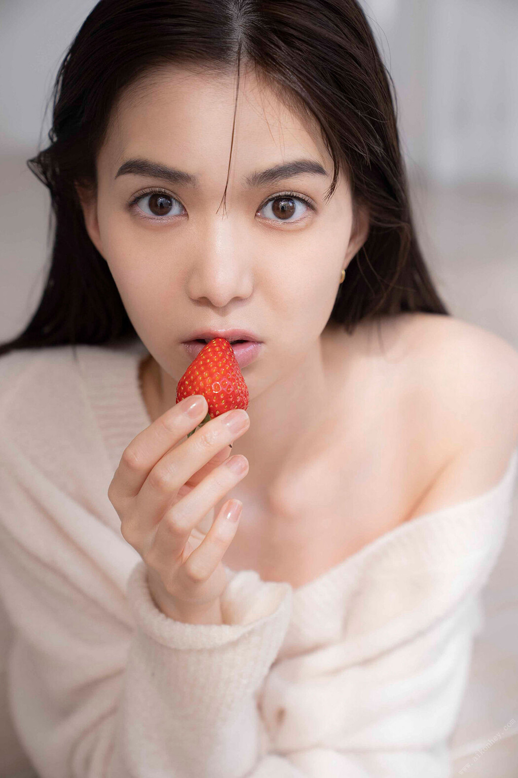 Riko Matsudaira 松平璃子, ＦＲＩＤＡＹデジタル写真集 「艶めくボディ」 Set.01