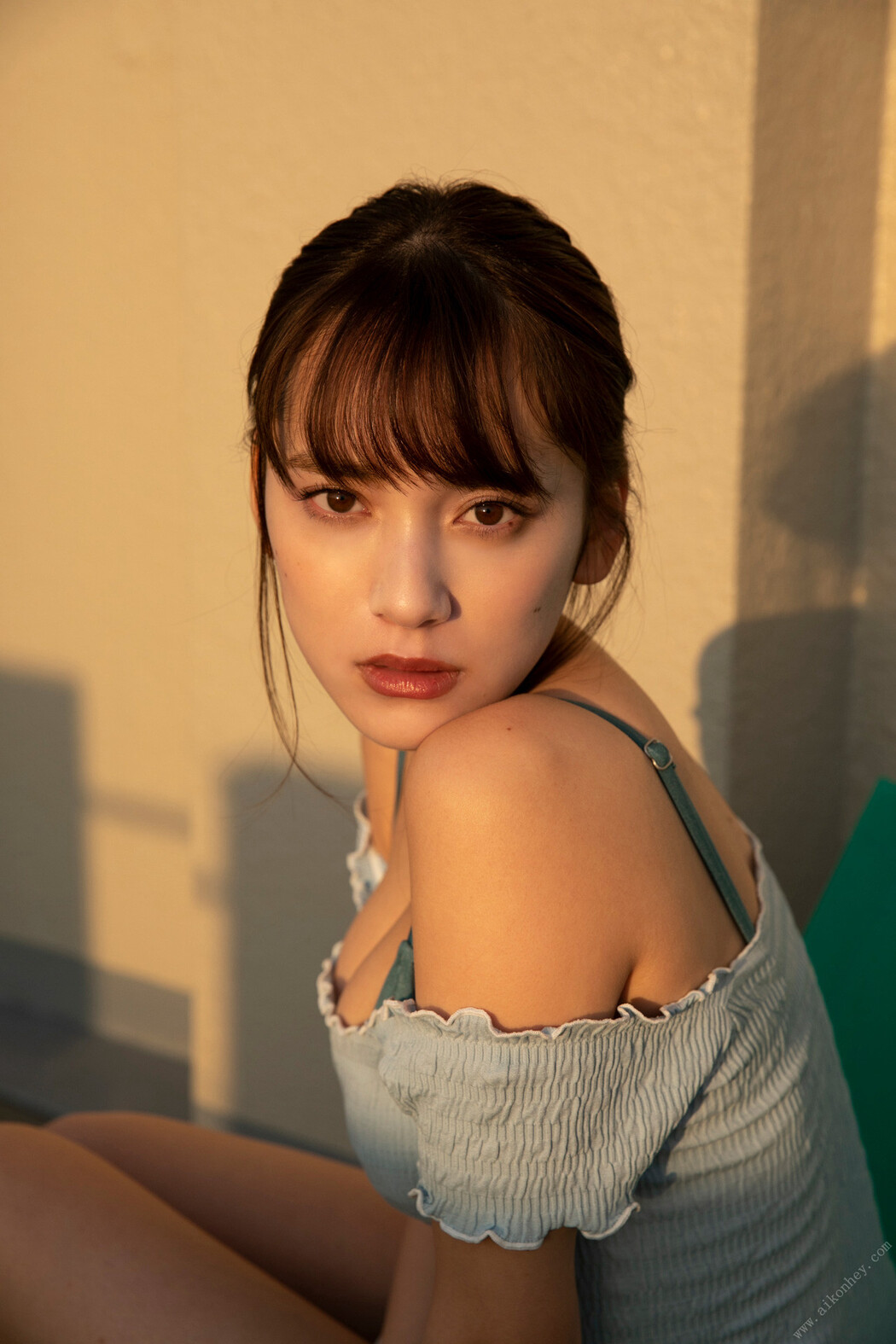 Sayaka Tomaru 都丸紗也華, FLASHデジタル写真集 着衣巨乳～ぴっちぴち～ Set.02