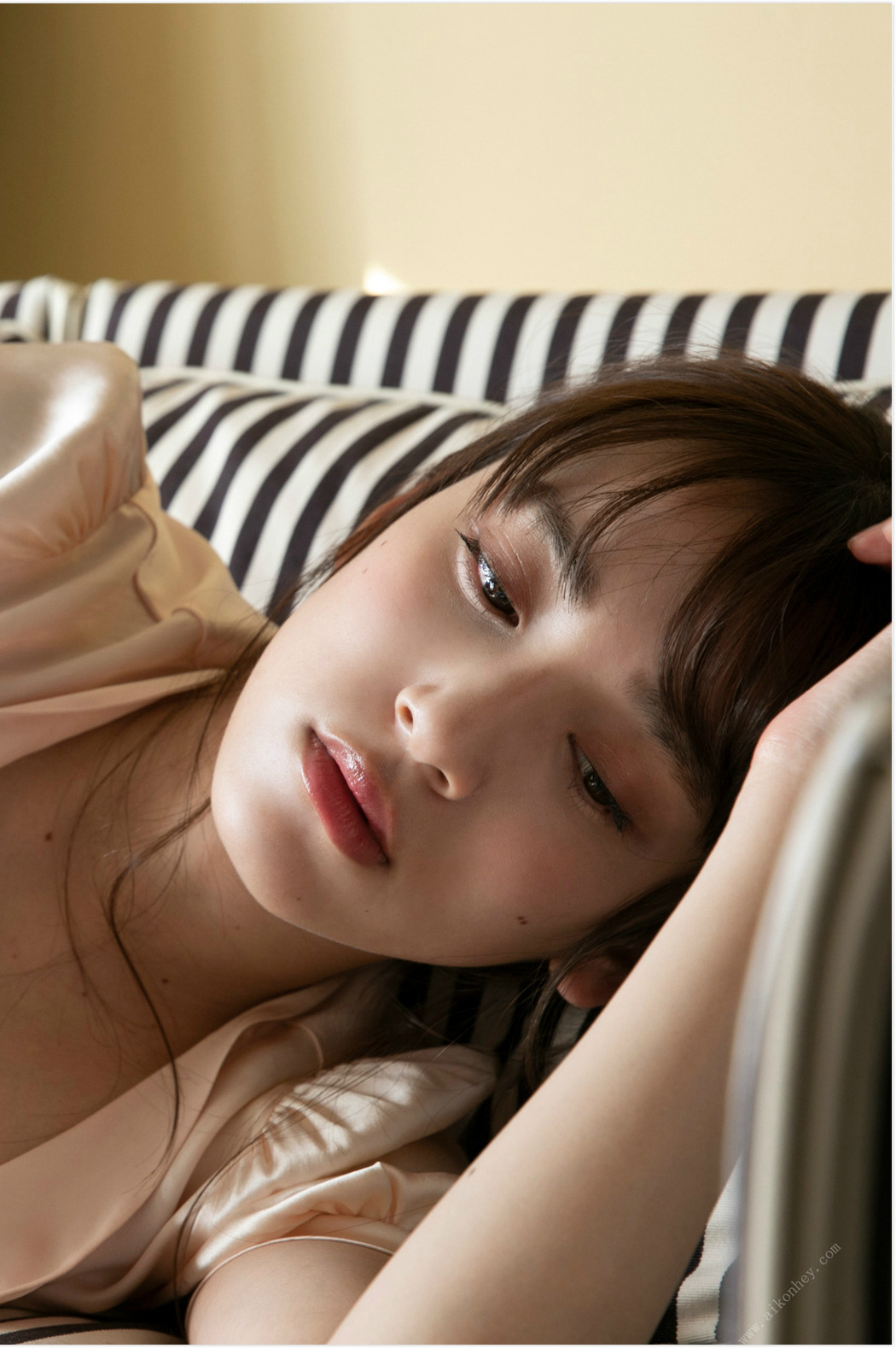 Sayaka Tomaru 都丸紗也華, FLASHデジタル写真集 着衣巨乳~ぴっちぴち~ Set.02